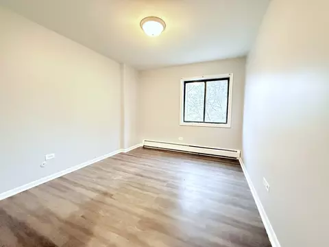 Bedroom - 218 E Bailey Rd #M, Naperville, IL 60565 photo 1 of 3