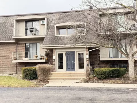 218 E Bailey Rd #M, Naperville, IL 60565