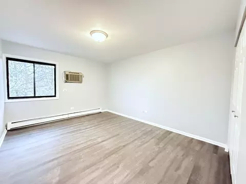 Bedroom - 218 E Bailey Rd #M, Naperville, IL 60565 photo 3 of 3
