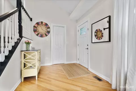 Entry Way - 432 S Cherry St, Itasca, IL 60143 photo 1 of 2
