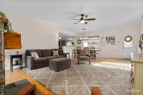 Living - 432 S Cherry St, Itasca, IL 60143 photo 2 of 3