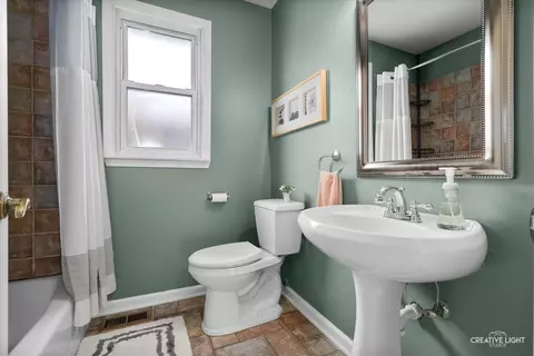 Bath - 432 S Cherry St, Itasca, IL 60143 photo 3 of 3