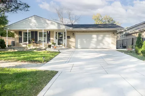 1326 Thomas St, Homewood, IL 60430