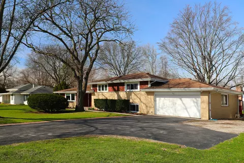 270 S Lambert Rd, Glen Ellyn, IL 60137