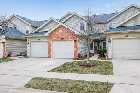 125 Golfview Dr, Glendale Heights, IL 60139