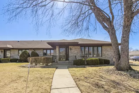10555 Texas Ct, Orland Park, IL 60467