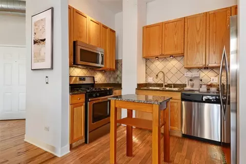 Kitchen - 910 W Madison St #501, Chicago, IL 60607 photo 1 of 1