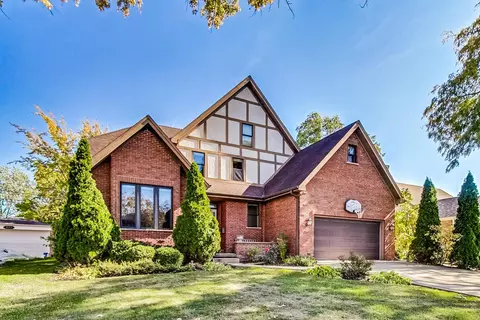 8143 N Prospect St, Niles, IL 60714