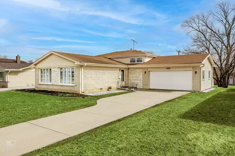 3 N505 Crown Rd, Elmhurst, IL 60126