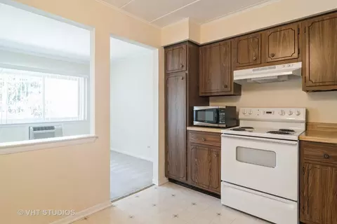 Kitchen - Undisclosed, Des Plaines, IL 60016 photo 2 of 2