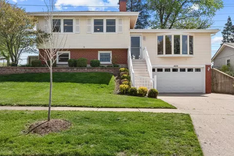 Exterior - 403 Crest Dr, Cary, IL 60013 photo 4 of 7