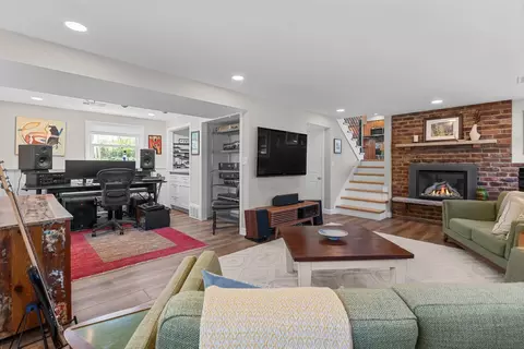 Living - 403 Crest Dr, Cary, IL 60013 photo 6 of 7