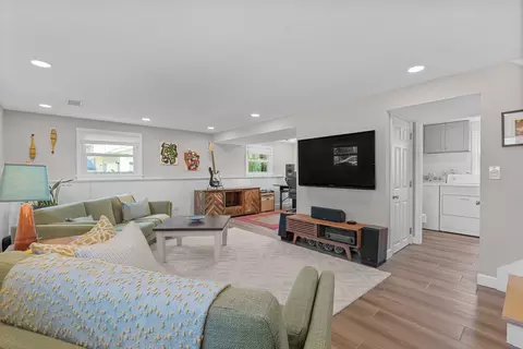 Living - 403 Crest Dr, Cary, IL 60013 photo 5 of 7