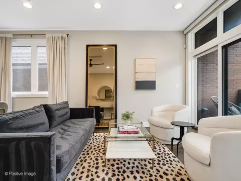 Living - 2442 W Thomas St #1, Chicago, IL 60622 photo 5 of 7