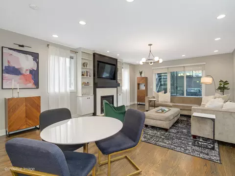 Living - 2442 W Thomas St #1, Chicago, IL 60622 photo 3 of 7