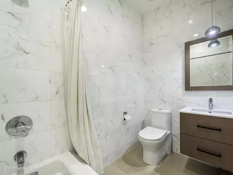 Bath - 2442 W Thomas St #1, Chicago, IL 60622 photo 2 of 2