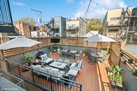 Exterior - 2442 W Thomas St #1, Chicago, IL 60622 photo 7 of 8