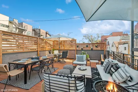 Exterior - 2442 W Thomas St #1, Chicago, IL 60622 photo 4 of 8