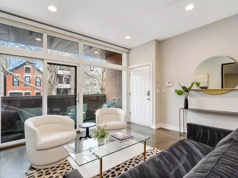 Living - 2442 W Thomas St #1, Chicago, IL 60622 photo 6 of 7