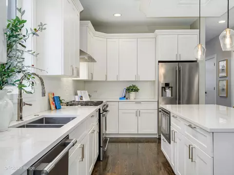 Kitchen - 2442 W Thomas St #1, Chicago, IL 60622 photo 2 of 3