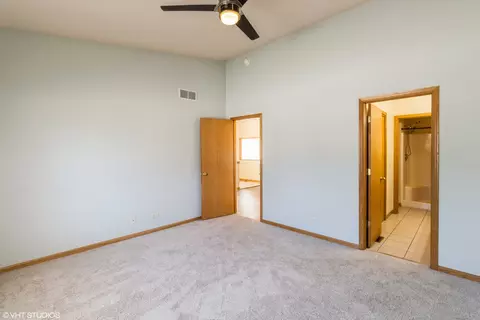 1326 Dancing Bear Ln, Elgin, IL 60120 photo 17