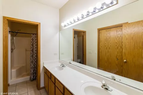 1326 Dancing Bear Ln, Elgin, IL 60120 photo 18
