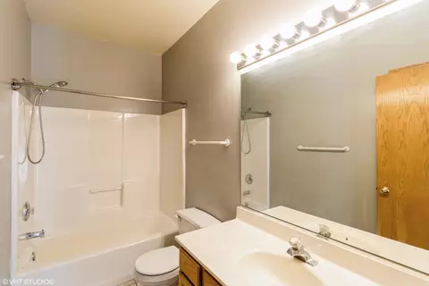 1326 Dancing Bear Ln, Elgin, IL 60120 photo 22