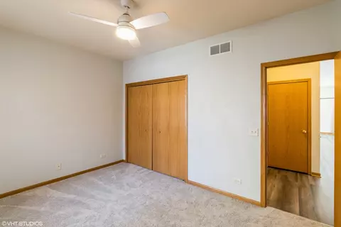 1326 Dancing Bear Ln, Elgin, IL 60120 photo 21