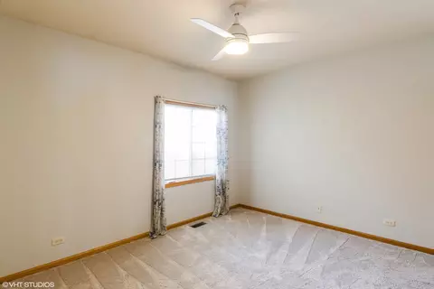 1326 Dancing Bear Ln, Elgin, IL 60120 photo 19