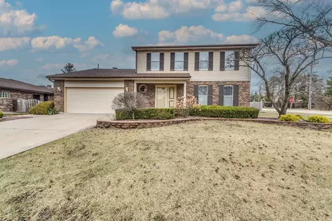2100 Dartmouth Ln, Darien, IL 60561