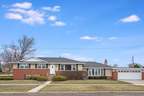 7755 Odell Ave, Bridgeview, IL 60455