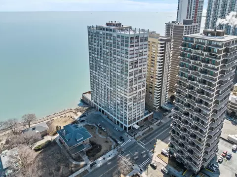 6171 N Sheridan Rd #1908, Chicago, IL 60660