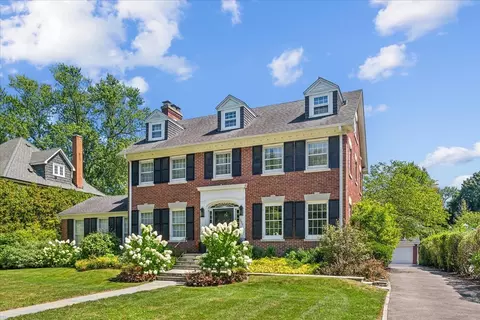 230 Oxford Rd, Kenilworth, IL 60043