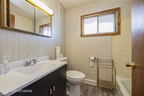 Bath - 5404 State Rd, Burbank, IL 60459 photo 1 of 1