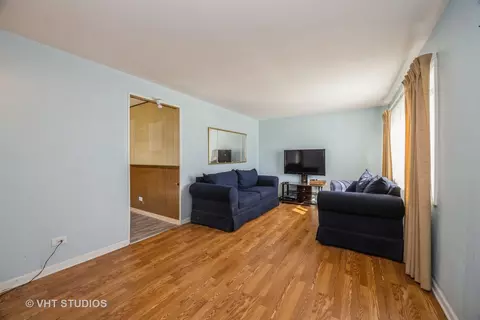 Living - 5404 State Rd, Burbank, IL 60459 photo 1 of 3
