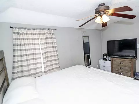 327 E Belle Ave, Rantoul, IL 61866 photo 20