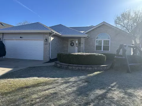 14937 Sheila Ct, Oak Forest, IL 60452