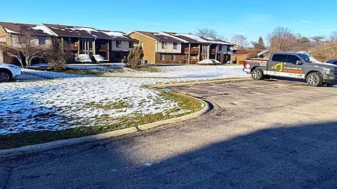 803 Brook Dr #7, Streamwood, IL 60107