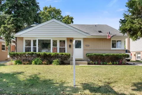 8900 N Ozanam Ave, Niles, IL 60714