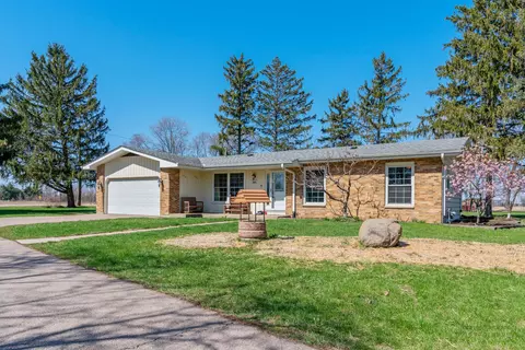 2631 Bluegrass Dr, Aurora, IL 60506