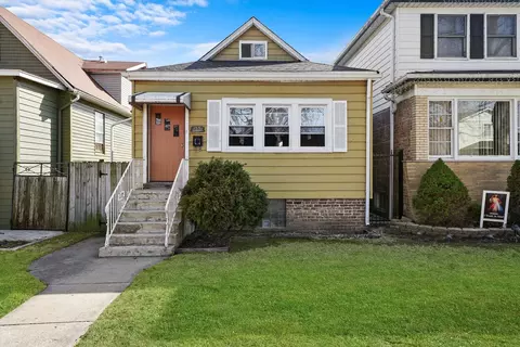 2831 W 39th Pl, Chicago, IL 60632
