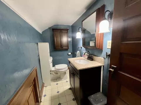 Bath - 402 N Gray St, Sidell, IL 61876 photo 3 of 4