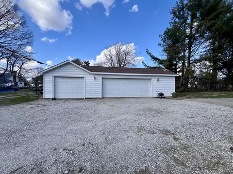 Exterior - 402 N Gray St, Sidell, IL 61876 photo 8 of 8