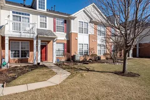2955 Concord Ln, Wadsworth, IL 60083