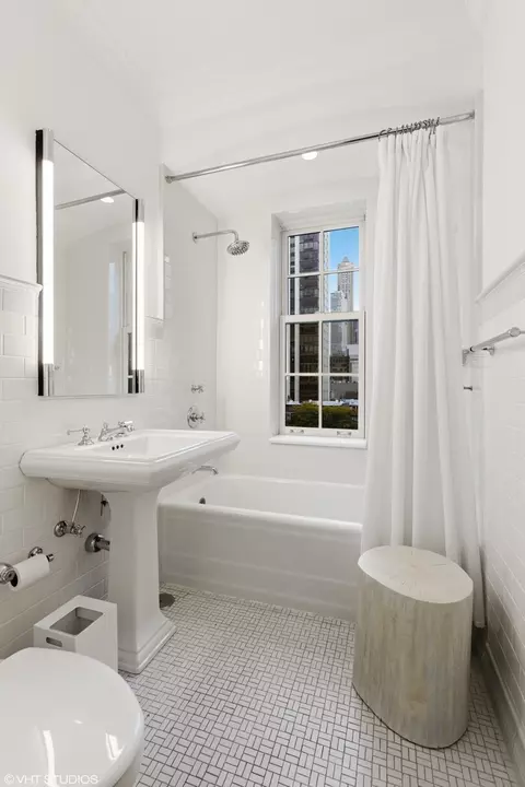 73 Elm St #7D, Chicago, IL 60611 photo 7