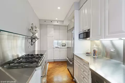 73 Elm St #7D, Chicago, IL 60611 photo 4