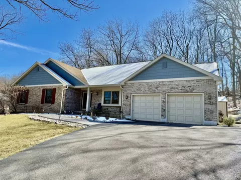3803 Lindsay Ln, Crystal Lake, IL 60014
