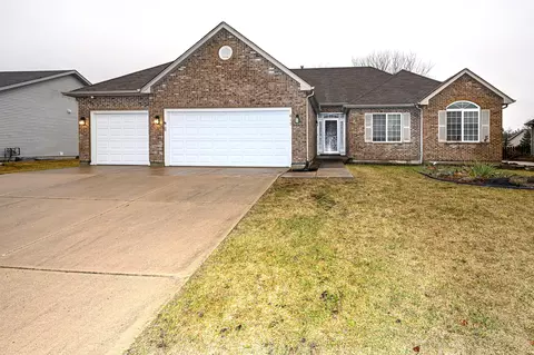 617 Wedgewood Trl, Mchenry, IL 60050