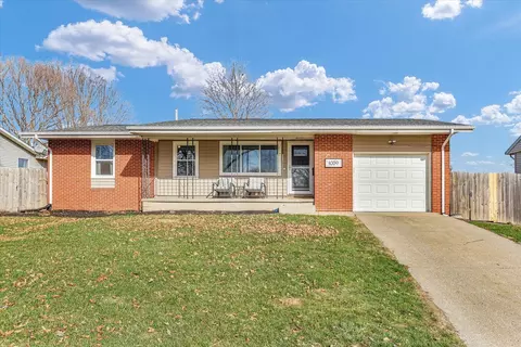 1009 Poplar St, Monticello, IL 61856
