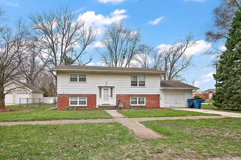 513 N Market St, Momence, IL 60954